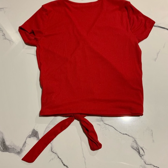 😻2FOR50😻NURSING FRIENDLY red wrap around crop top - Picture 7 of 8